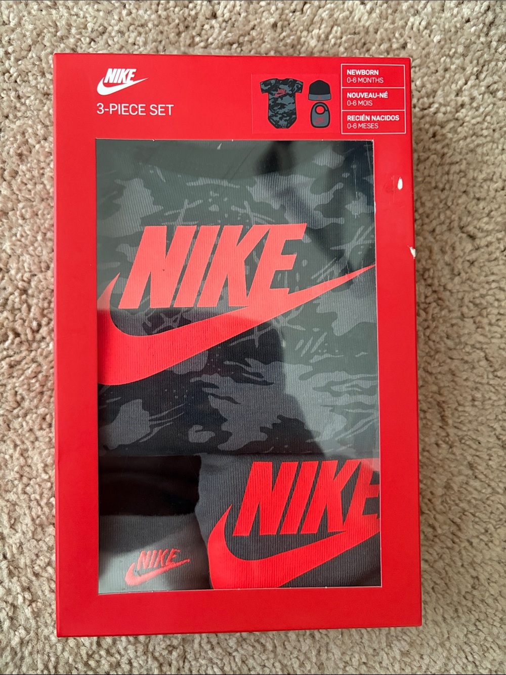 Nike Baby 3-Piece Set in Black and Red
